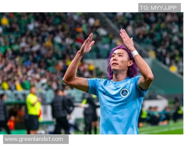 足球球星精神：超越赛场的坚持与奋斗，塑造永恒传奇